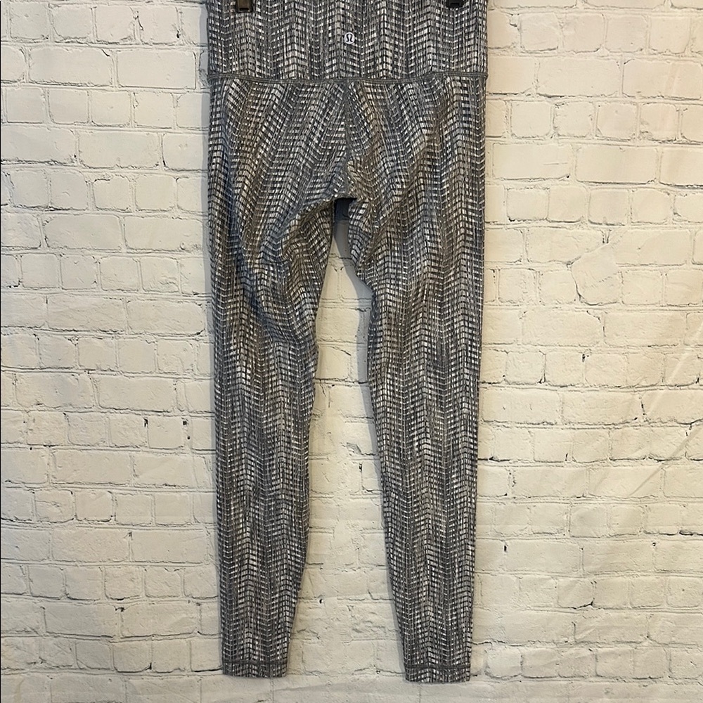 Lululemon Wunder Under low rise luon Gray Patterned Leggings - Picture 9 of 11